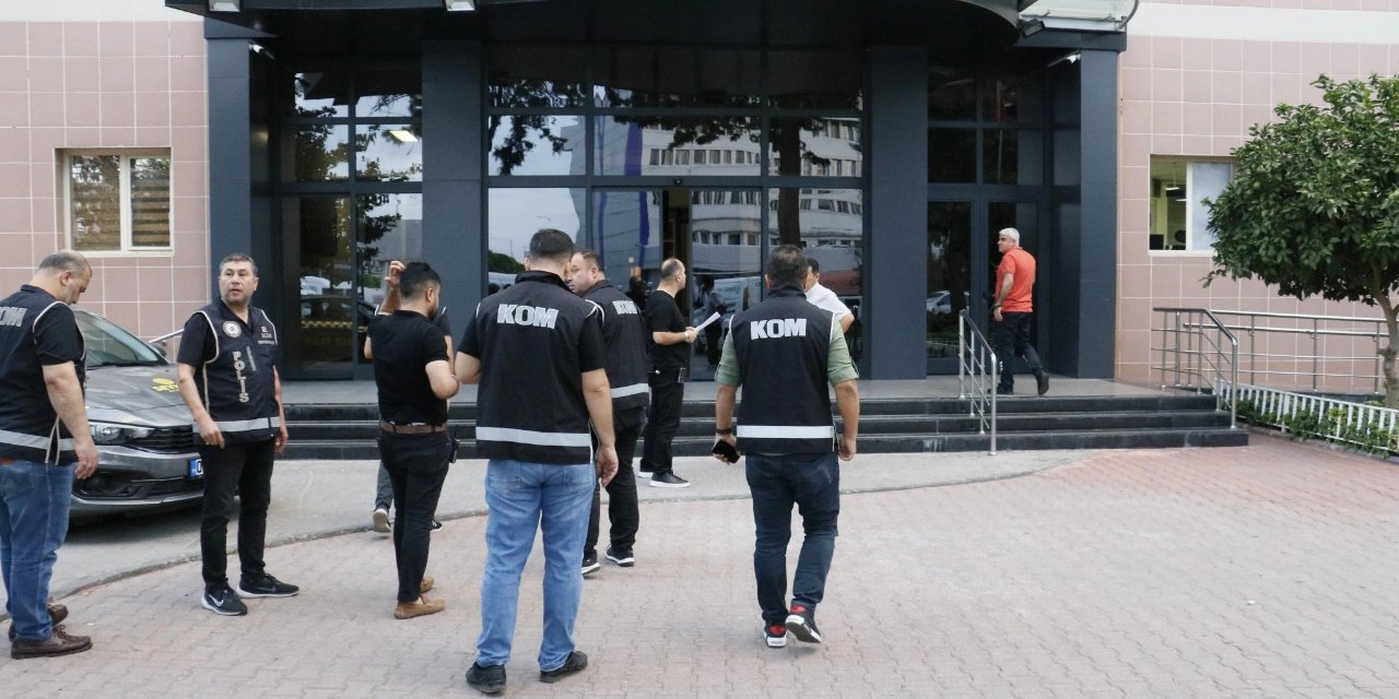 Adana'da iki belediyeye rüşvet operasyonu