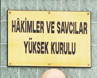 Savcıları görevden almak isteyenler gerekçe bulamıyor